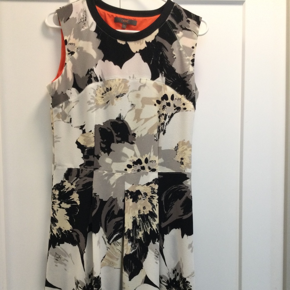 NWOT Gorgeous Ladies Summer Dress